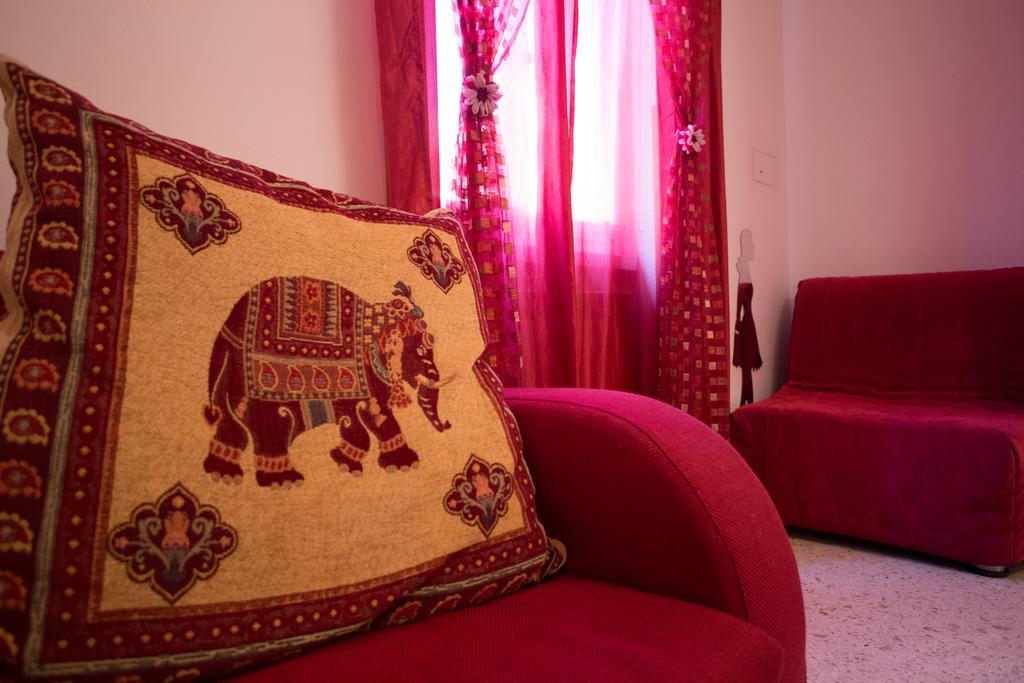 Romantic Ciclamini House Luaran gambar
